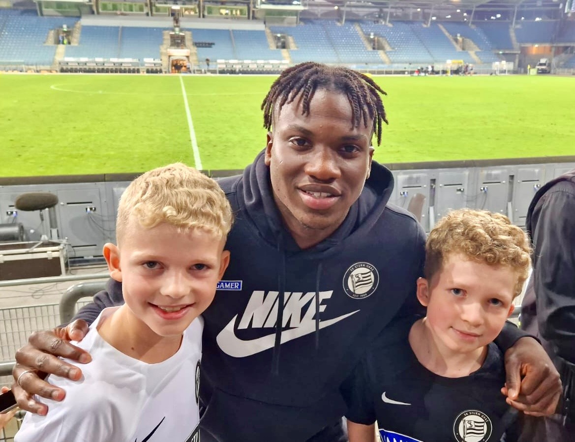 So sehen Gewinner aus! Maximilian gewinnt VIP Tickets bei Medialine Gewinnspiel