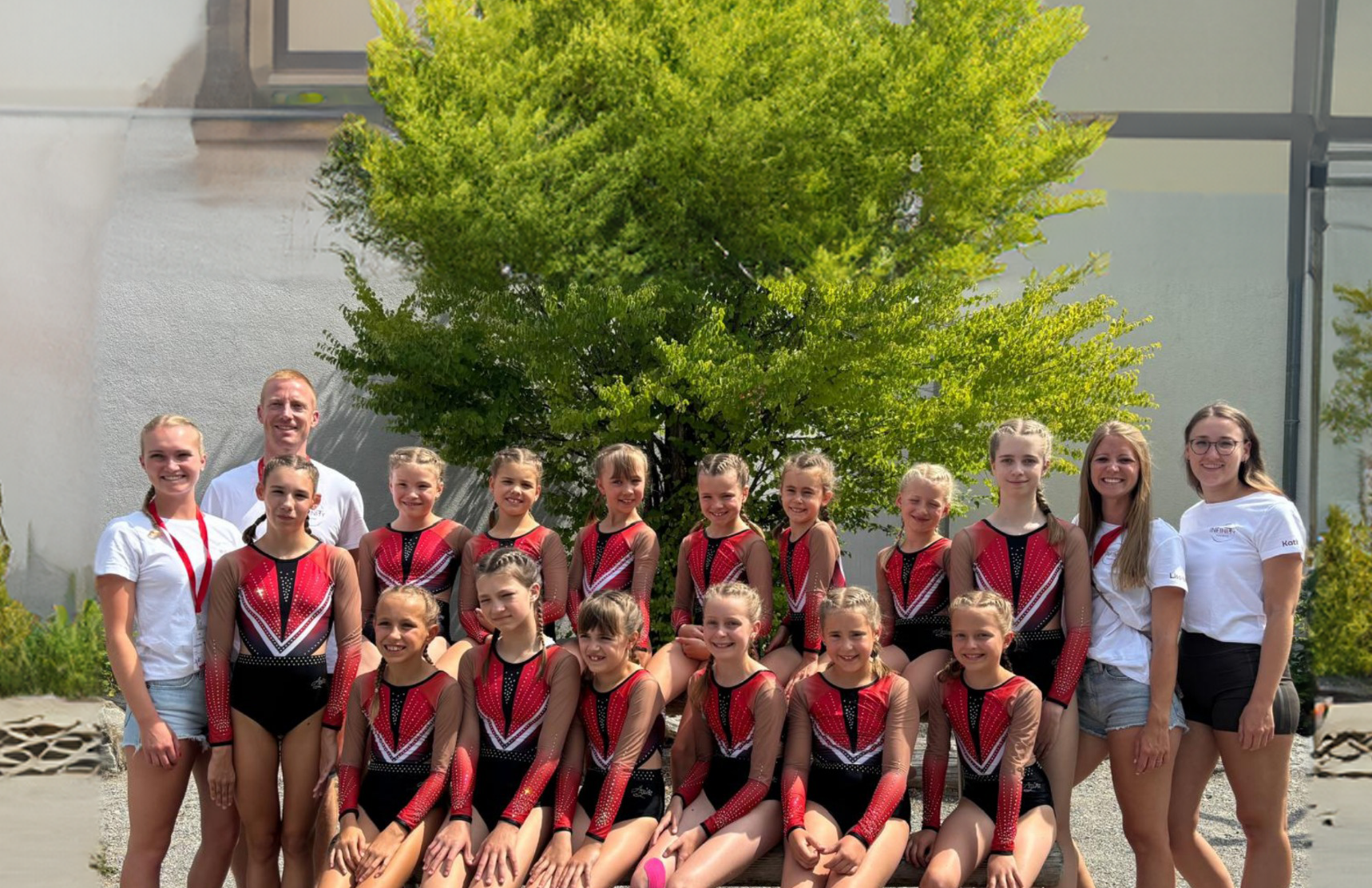 Gemeinsam stark: Neue Trikots für die Turnergruppe Infinity