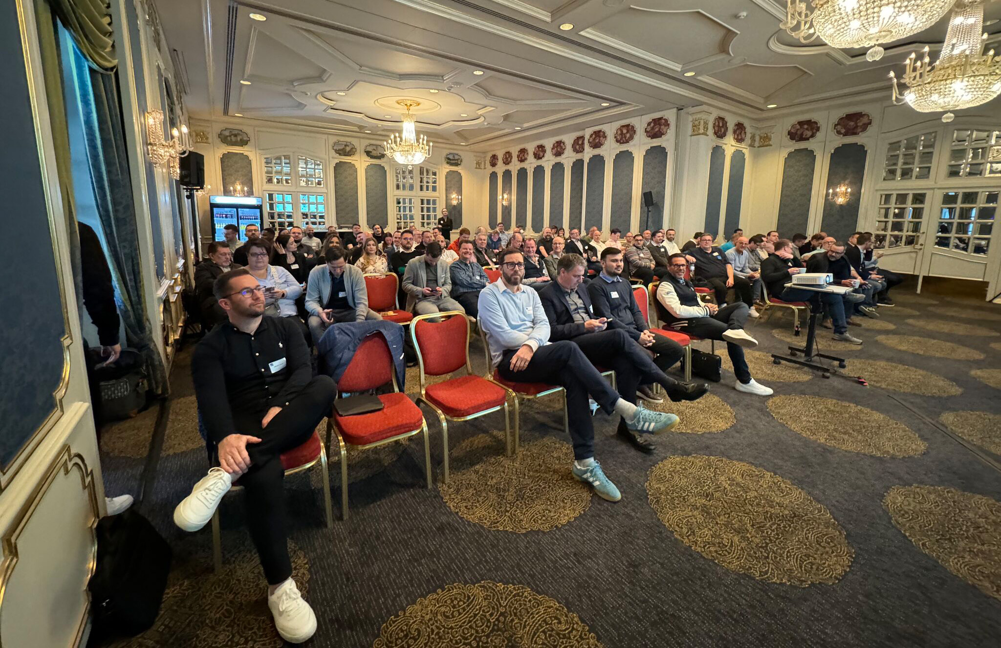 Über 100 Vertriebler kommen zusammen