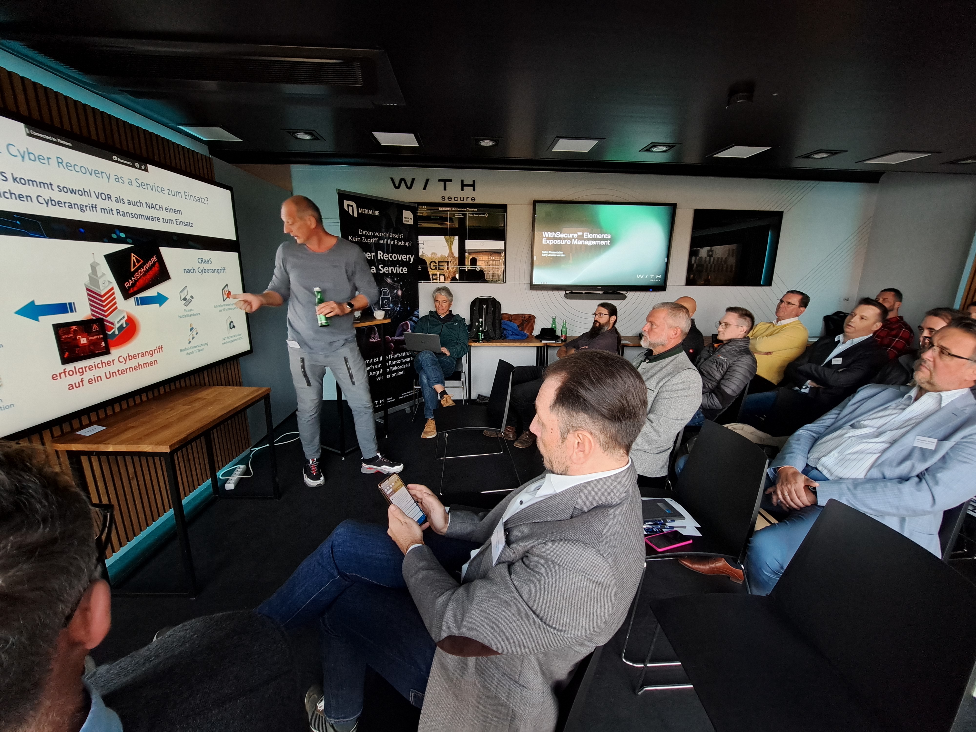 Interessierte Teilnemer bei Cyber Recovery as a Service